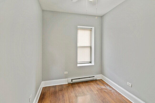 Building Photo - 115 N Hickory St