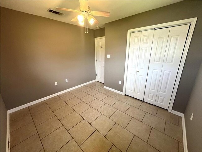 Building Photo - 2104 Lena Dr