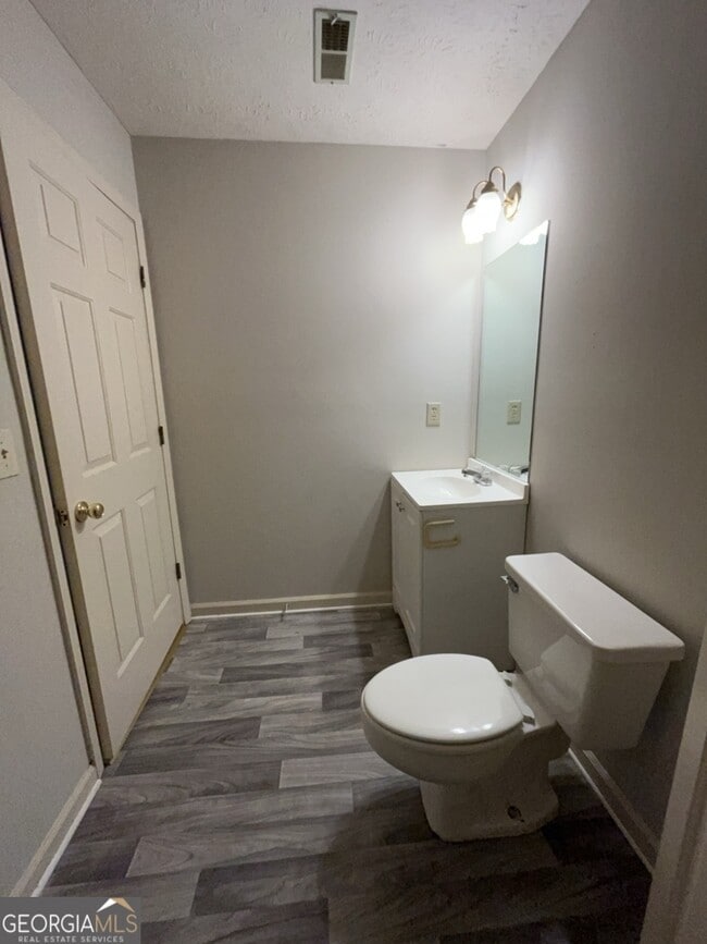 Building Photo - 3528 Jasmine Triangle