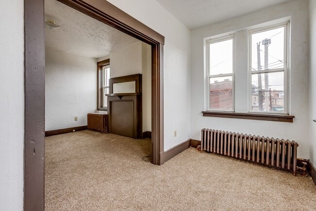 Building Photo - 466 Hays Ave