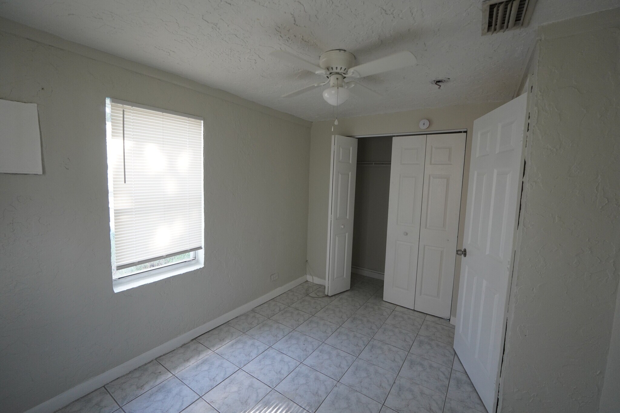 Building Photo - 431 NW 12th Ave