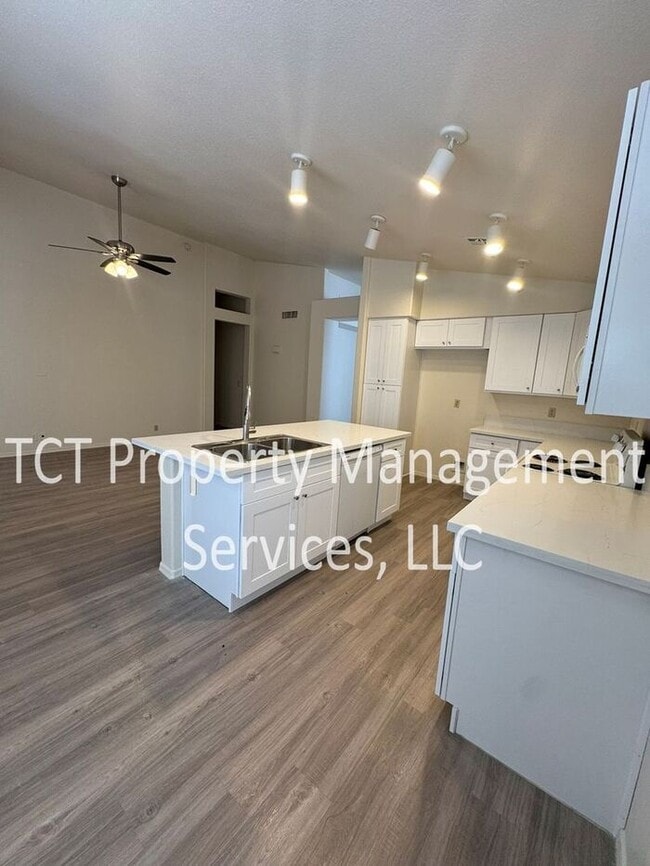 Building Photo - Charming Home in North East Mesa