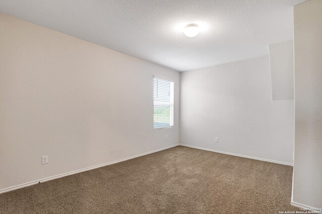 Building Photo - 2850 Lindenwood Run