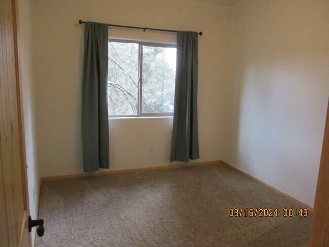 Building Photo - 2520 Waters Edge Ln