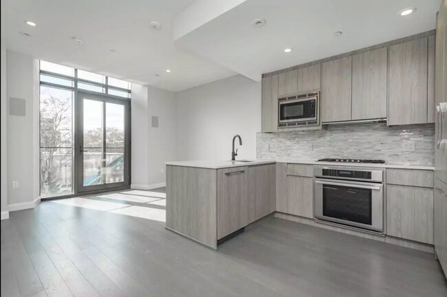 Building Photo - 140 Shawmut Ave