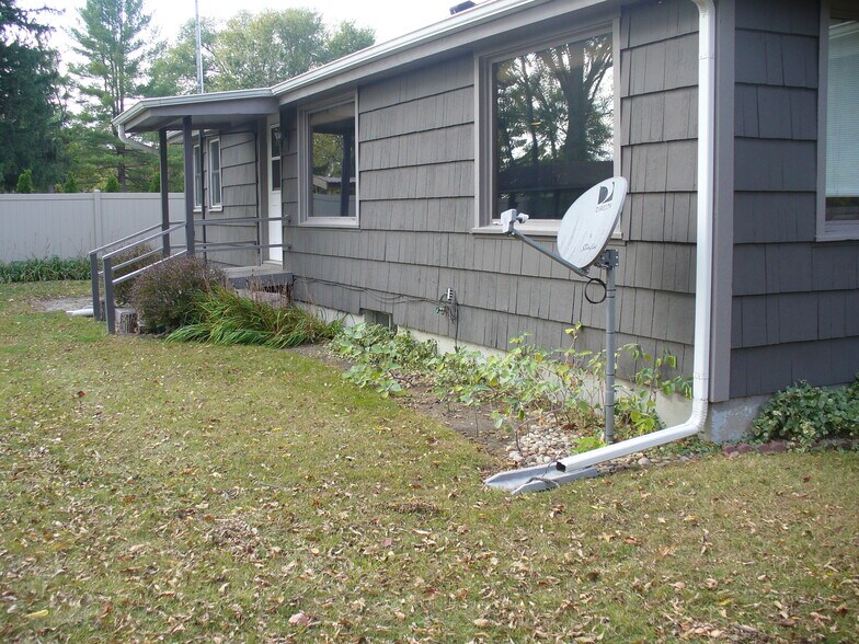 Primary Photo - 11293 Edgemere Ter