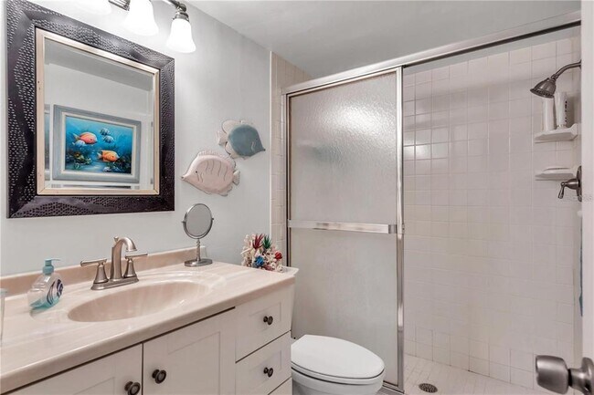 Building Photo - 425 Windrush Bay Dr