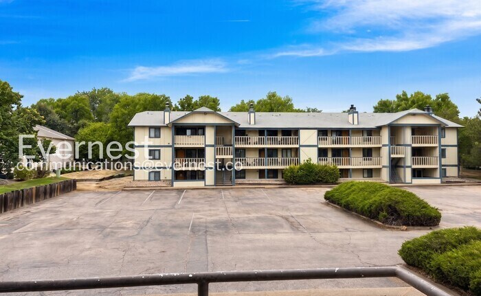 Building Photo - 1301 University Ave