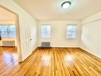 Building Photo - 31-33-33 Tillinghast St