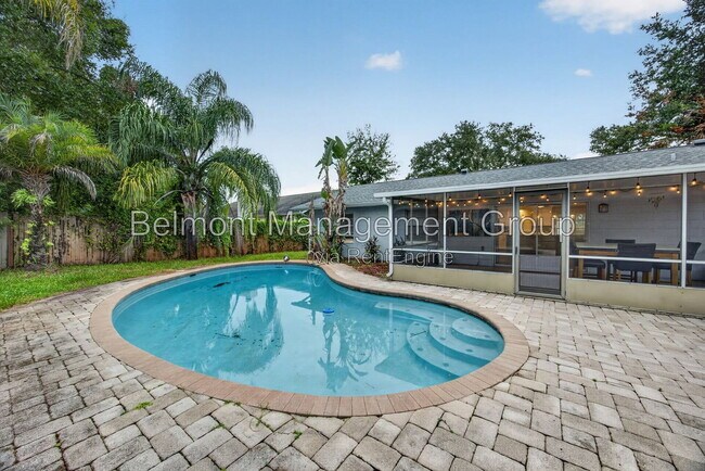 Building Photo - 7606 Waunatta Ct
