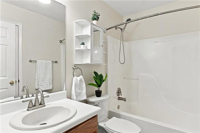 Building Photo - 28 Autumn Ridge Dr