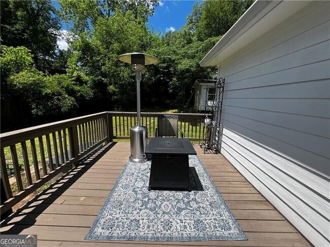 Building Photo - 1611 Wellswood Dr SE