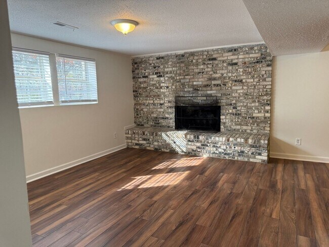 Building Photo - ** Beautiful 4 bedroom House in Farragut Area **