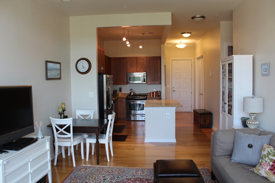 Building Photo - 2200 N Westmoreland St