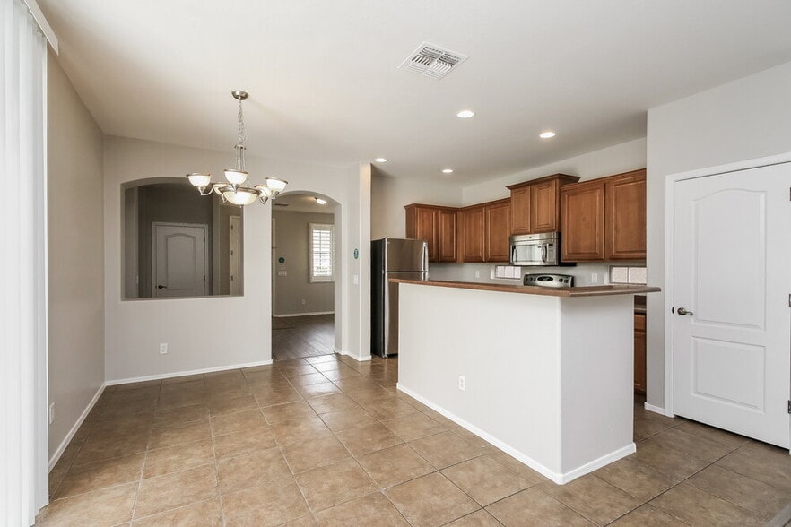 Building Photo - 3875 S Dew Drop Ln