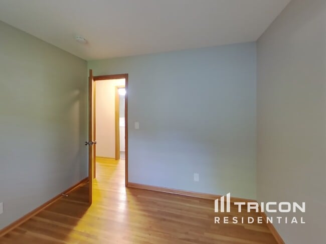 Building Photo - 1397 Pinewood Dr