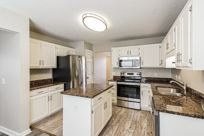 Building Photo - 379 Dorr Dr