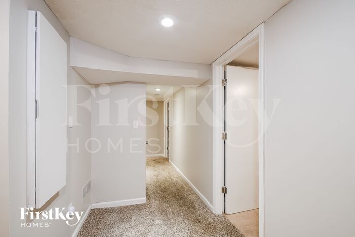 Building Photo - 9026 Kasteel Way