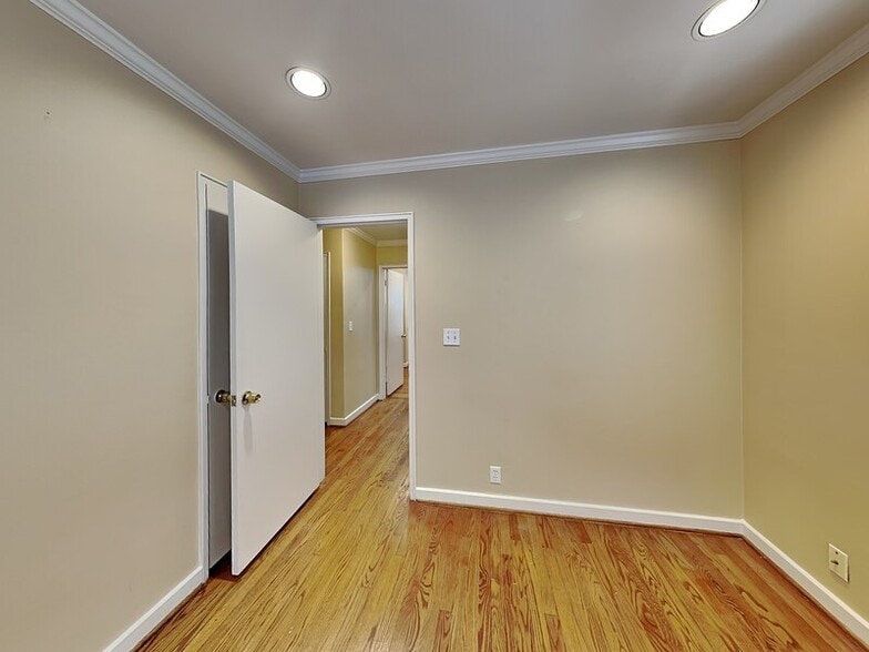 Building Photo - 109 Memory Ct