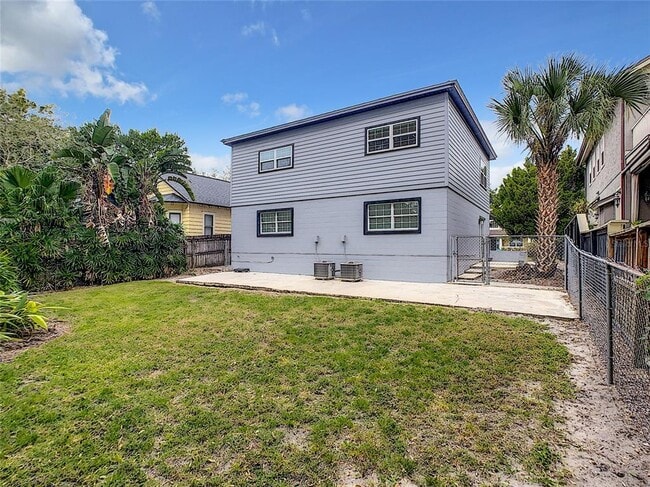 Building Photo - 1506 E Jefferson St