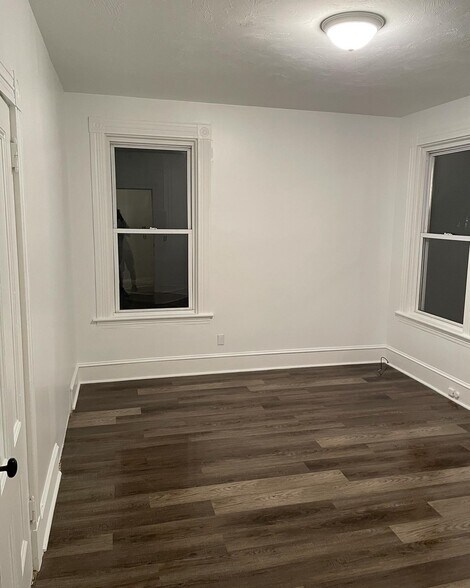 Bedroom - 31 White St