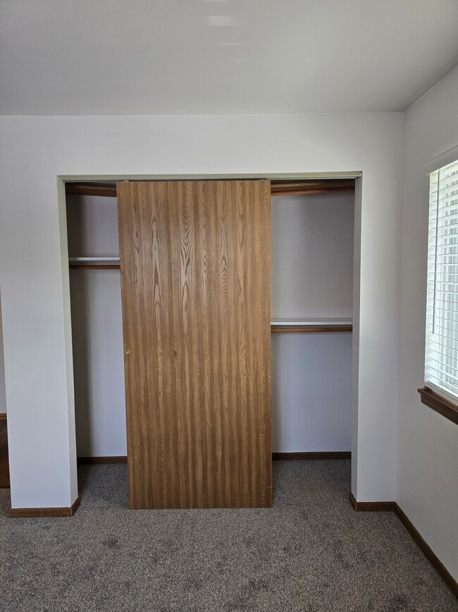 Building Photo - Riverbend Apts