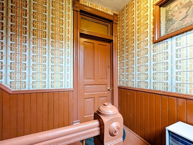 Building Photo - 2025 W Coulter St