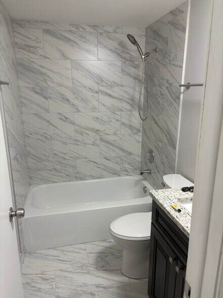 Building Photo - 1227 E Long Valley Dr