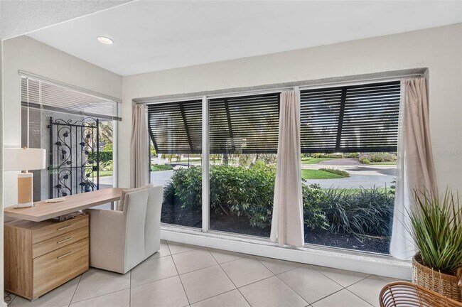 Building Photo - 567 Bird Key Dr