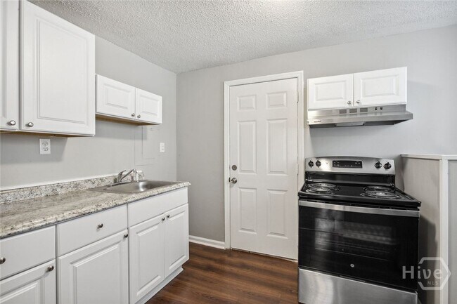 Building Photo - 1036 W 38th St