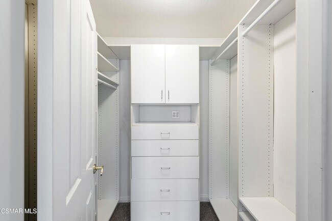 Building Photo - 1811 Fox Springs Cir