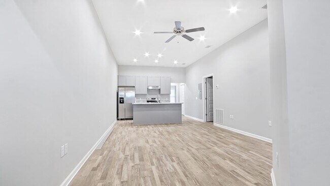 Building Photo - 2742 Largo Ave