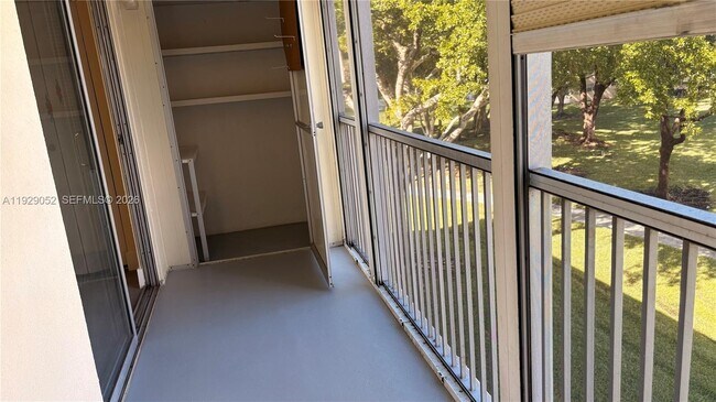 Building Photo - 200 SW 132nd Way