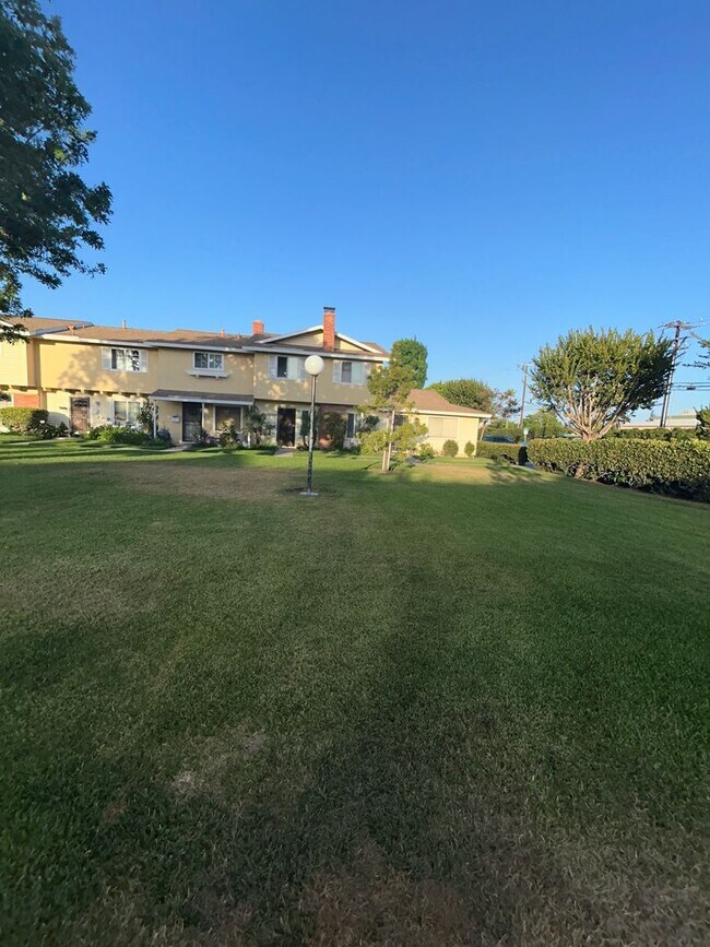 Primary Photo - Spacious Home for Rent in Fountain Valley