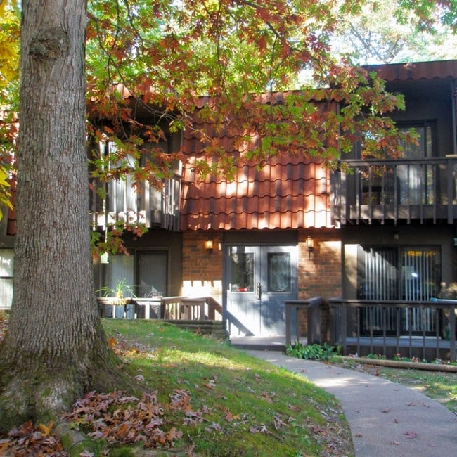 Primary Photo - Tanglewood Apartments