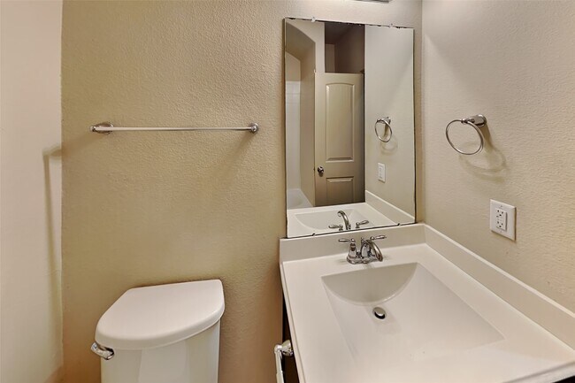 Building Photo - 2313 Jefferson Crossing Dr