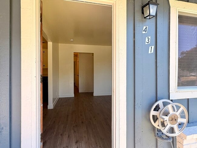 Building Photo - Great Single Story For Rent in Rio Linda CA! 3 Bedroom 1 Bathroom with large backyard