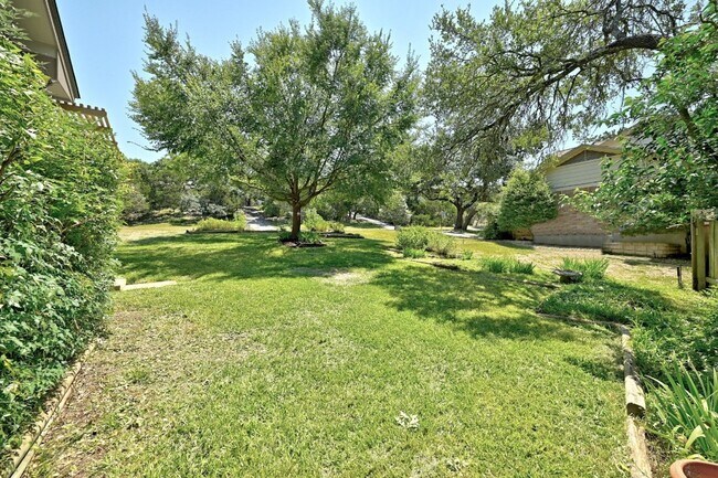 Building Photo - 6010 Salton Dr