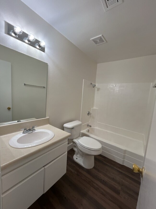 Building Photo - 2 bedroom 2 bathroom second level unit centrally located in the El Sol del Pueblo community.
