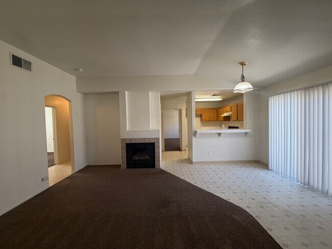 Building Photo - 4401 Pebble Creek Dr