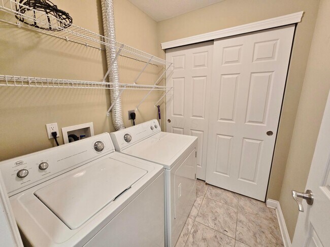 Building Photo - 4201 Bradhurst Dr