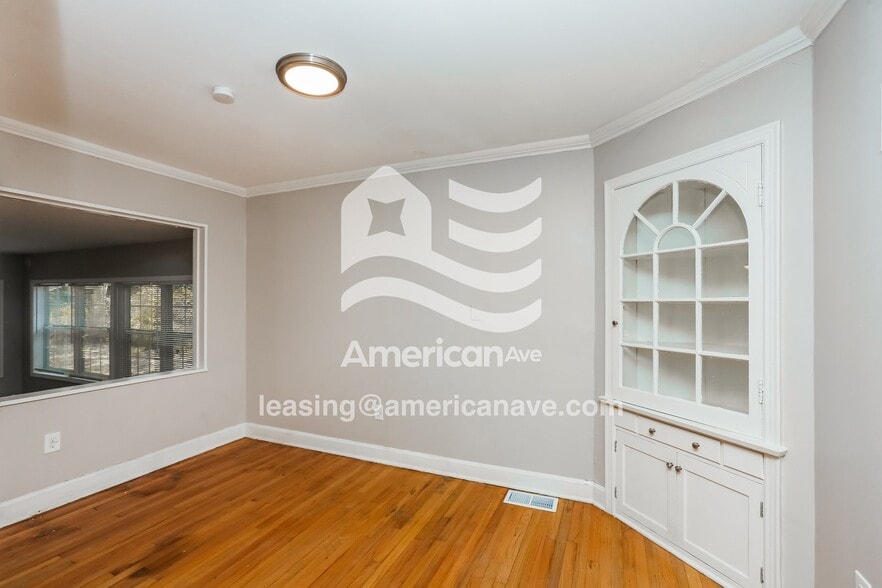 Building Photo - 514 Naples Rd