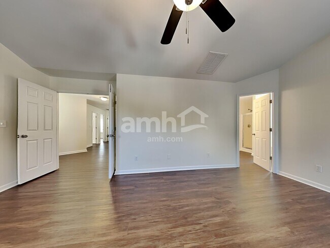 Building Photo - 7207 Tanners Creek Dr