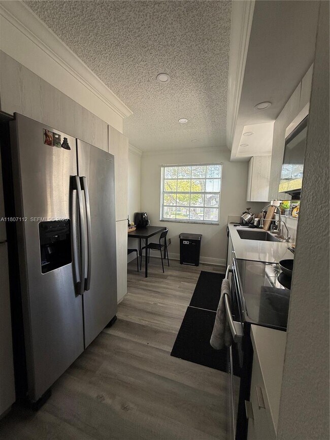 Building Photo - 2634 SE 21st Ct