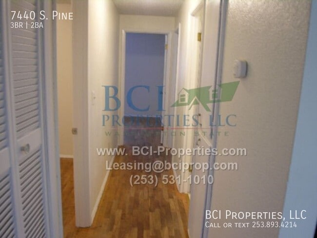 Building Photo - 7440 S. Pine-