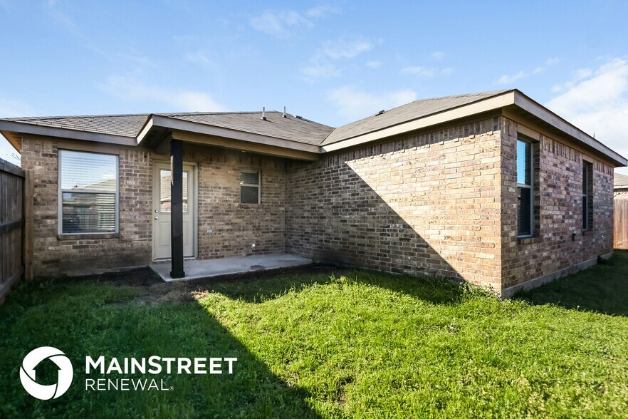 Building Photo - 3428 Heatherbend St