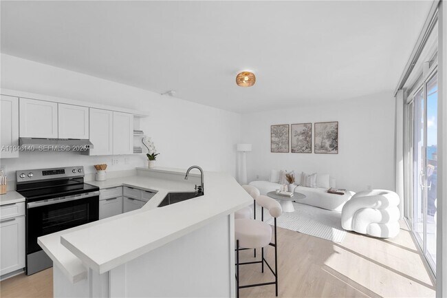 Building Photo - 770 NE 69th St