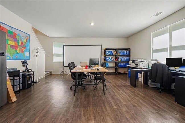 Building Photo - 477 Starbuck Parkway