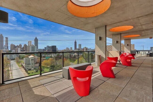 Building Photo - Awesome 1BR Loft Style Condo Overlooking M...