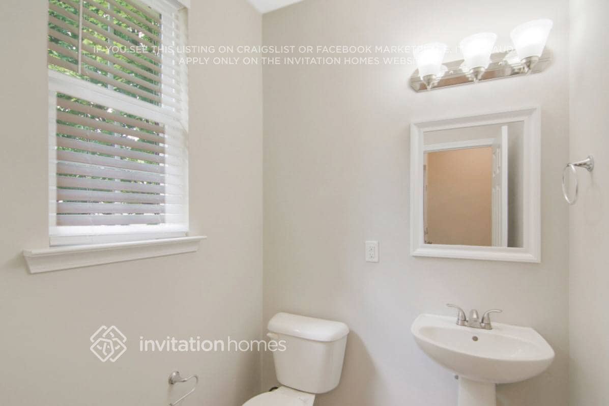 Building Photo - 5820 Kohler Ln